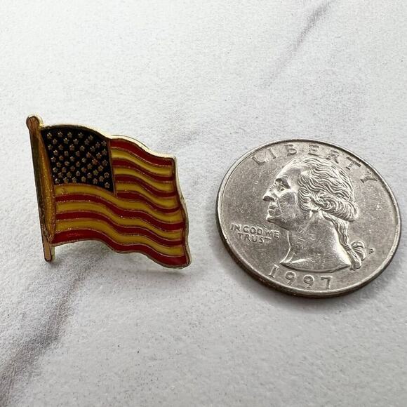 Vintage Waving American Flag America USA Flair Pin Pinback - Picture 4 of 4